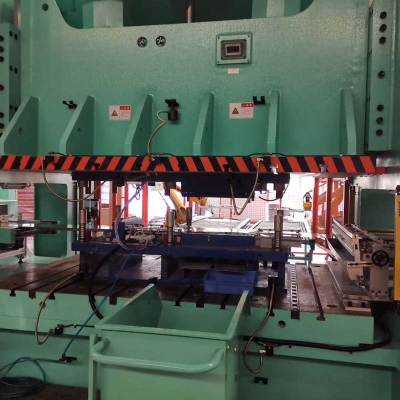 Hydraulic Press Line and Dies