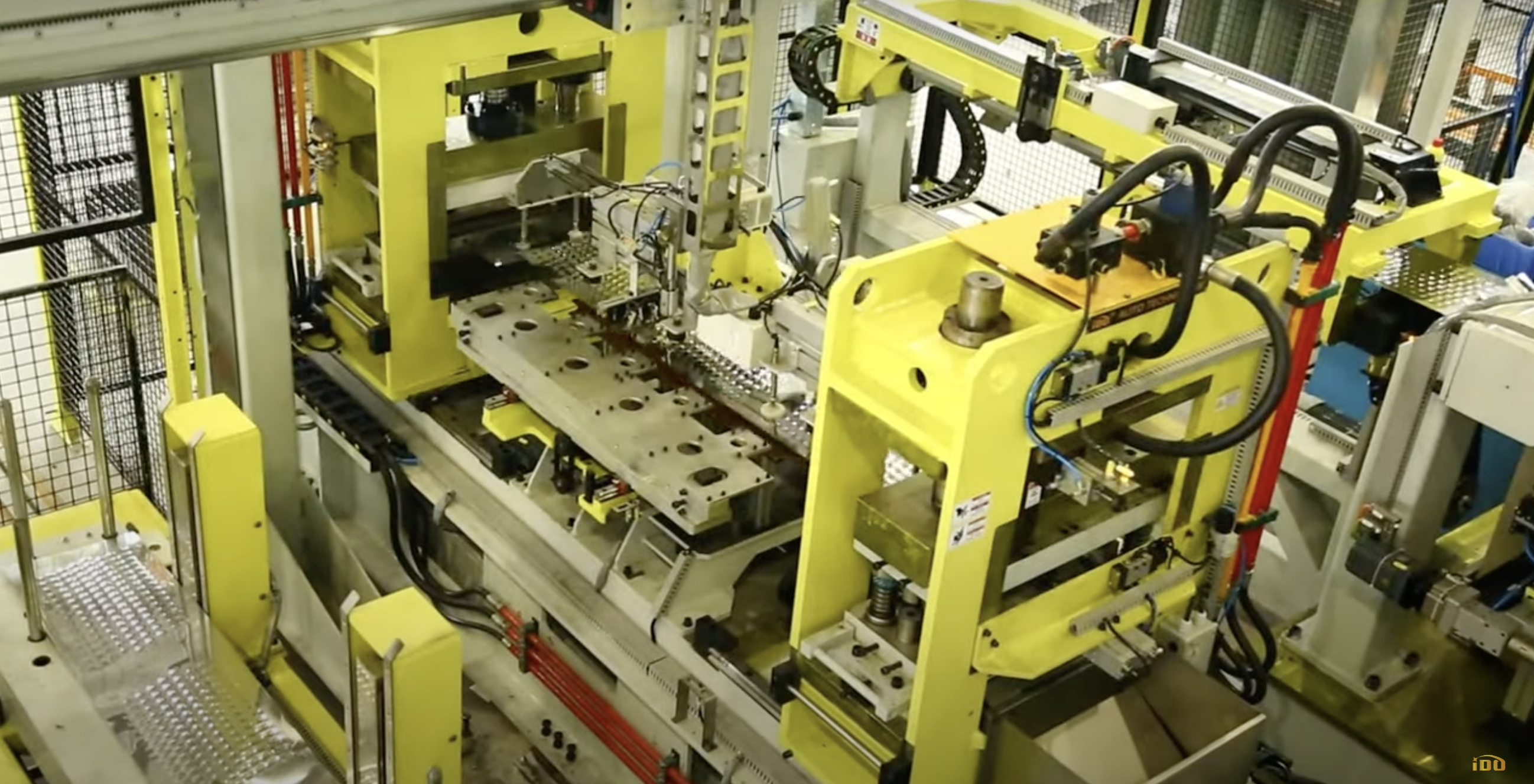 Front-loading washing machine drum plasma welding and assembly line